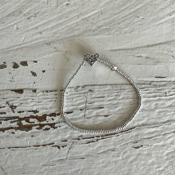 Kendra Scott Silver Bracelet Elegant Jewelry - Picture 3 of 3